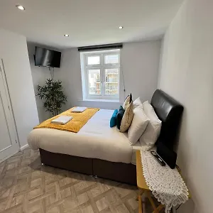 https://zoe-luxury.brighton-hotels-england.com